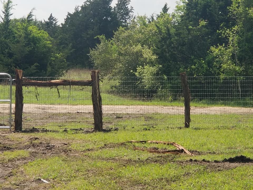 Privacy 3 Rail Fence for Pride Of Texas Fence Company in Brookshire, TX